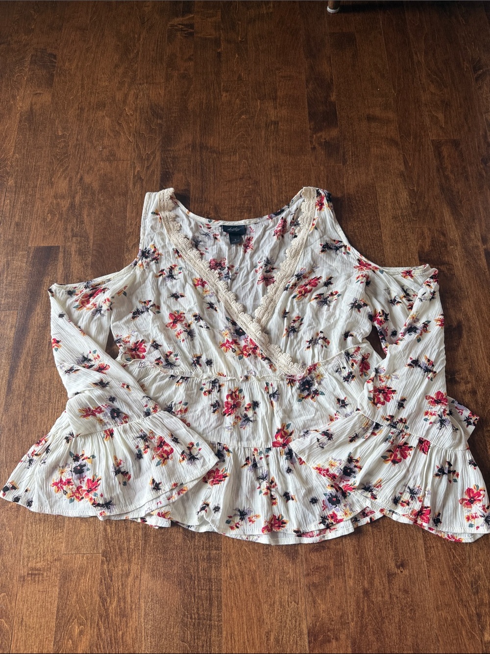 Daytrip Cream Floral Cold-Shoulder Wrap Top